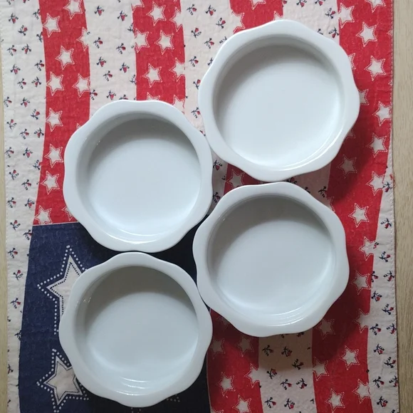 SOLD 🌹Xcell 4" White Ramekins Set Of 4 Scallop Edged Ribbed Sides Ovenware - Picture 3 of 7